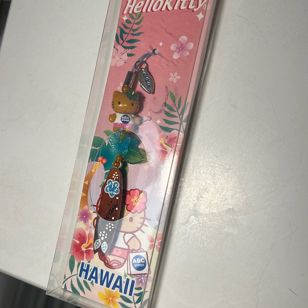 Vintage Hello Kitty cell phone charm!